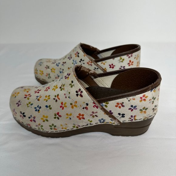 Sanita - Made in Poland - Floral on Cream Suede Background Clogs - Picture 4 of 10